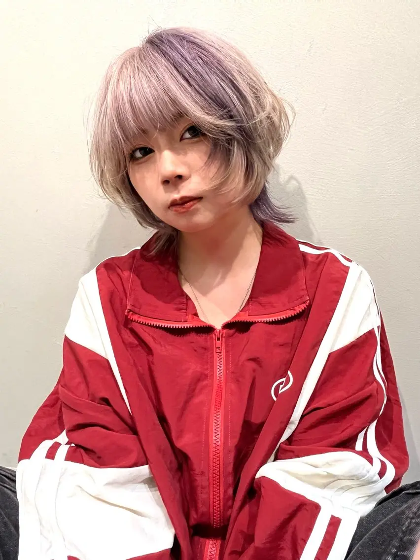 ショート カラー ブリーチ 透明感カラー デザインカラー くびれヘア 顔周りカット 💫レイヤーカット✨ 透明感カラー工藤雄大のヘアスタイル