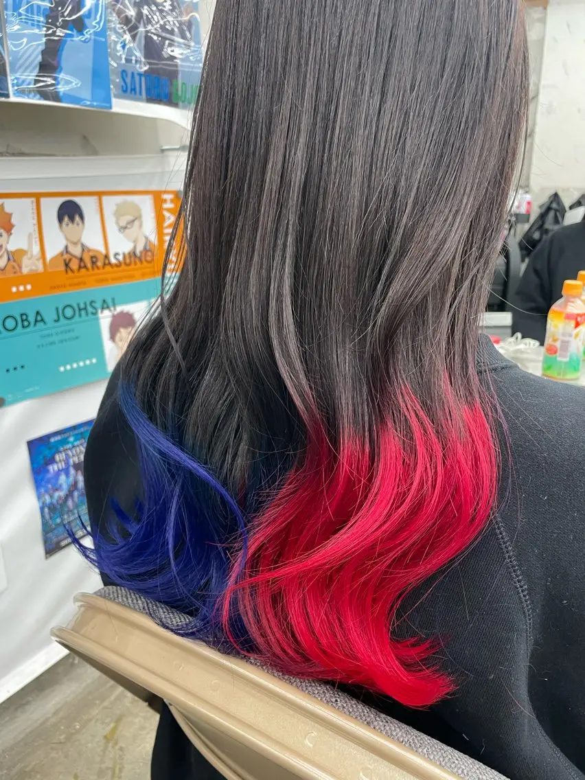 セミロング カラー ヘアカラー インナーカラー 推し ブリーチ  髪質改善のヘアスタイル