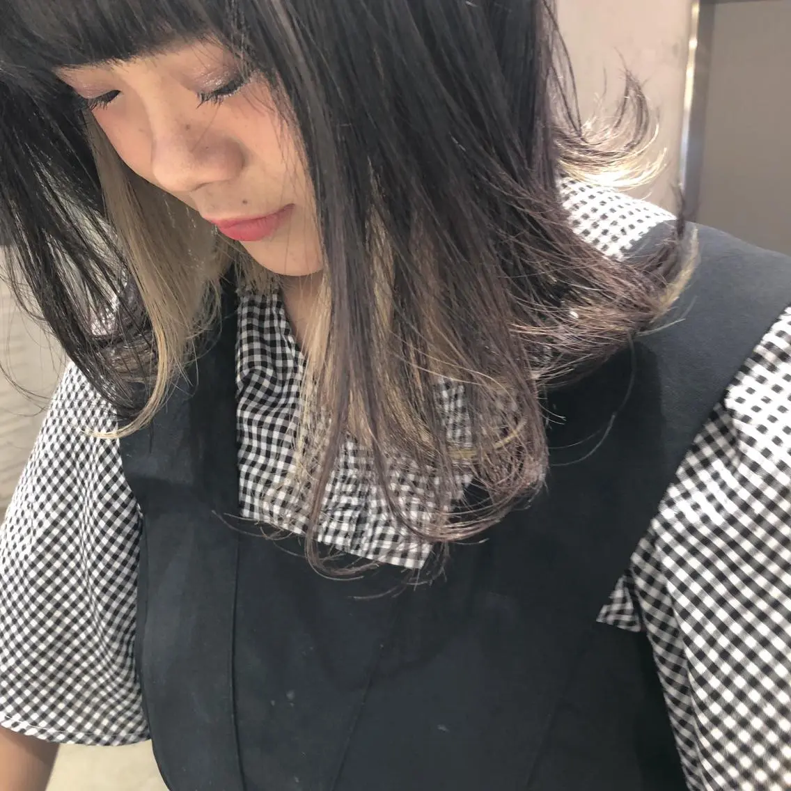 ミディアム カラー インナーカラー ORIKA 美容室のヘアスタイル