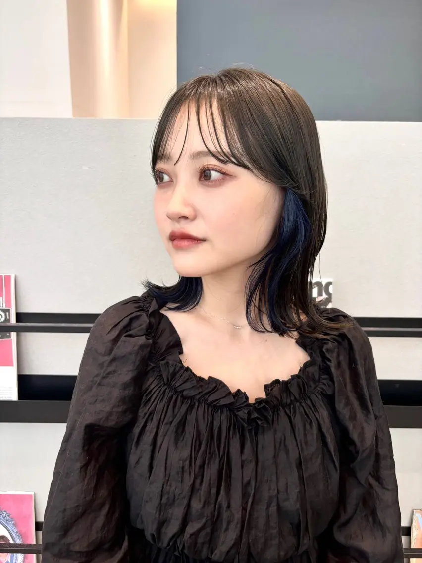 ミディアム カラー ブルーカラー ダークグレー ダークグレージュ グレージュ カット ヘアカラー 透明感カラー/ レイヤーkotonoのヘアスタイル