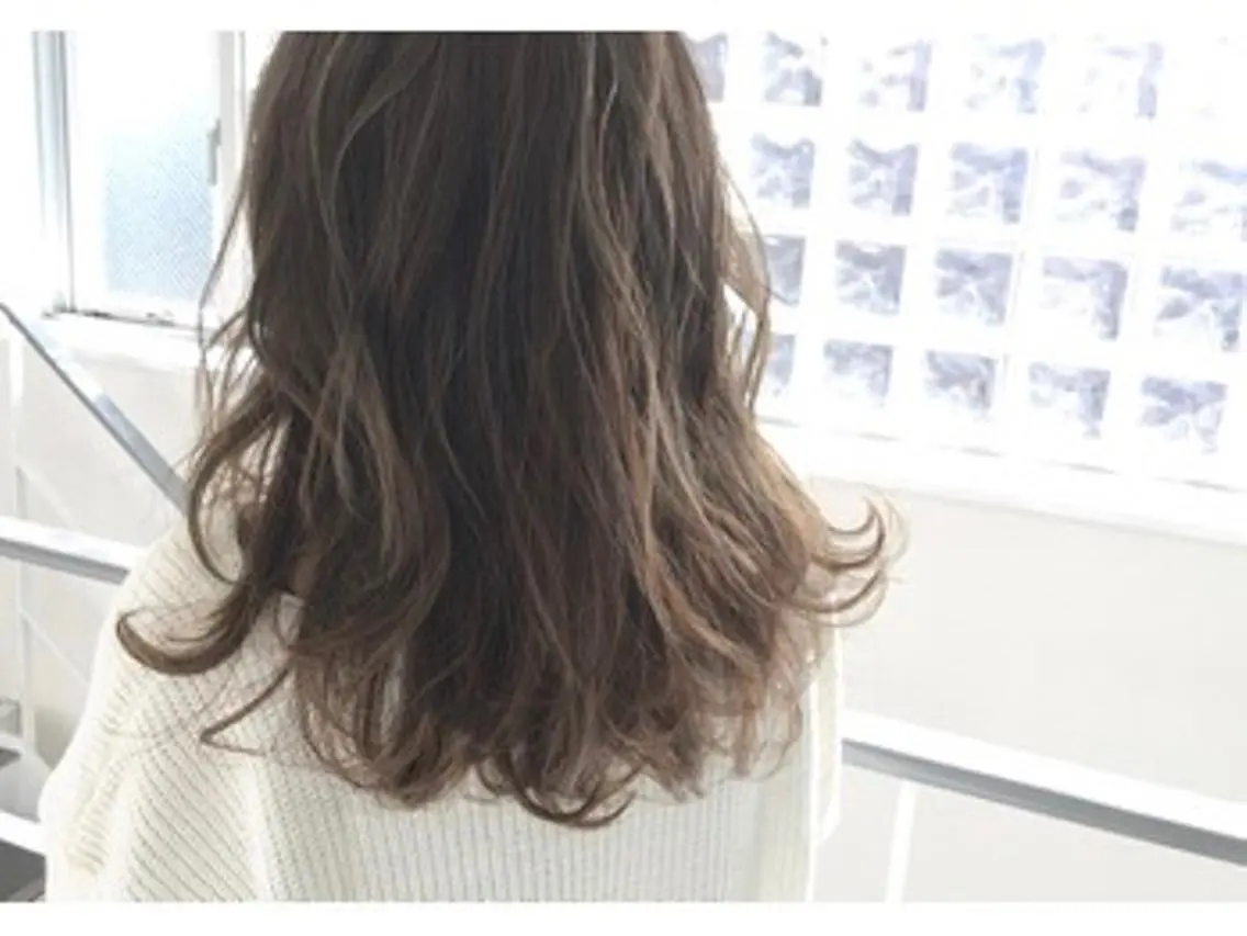 セミロング 外国人風カラー ハイライト the BRIDGE hair salonのヘアスタイル