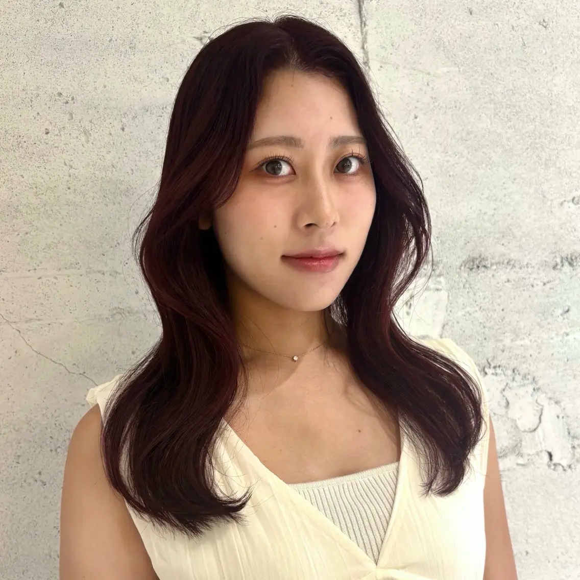ロング くびれヘア カット ヘアカラー いとう ほのかのヘアスタイル