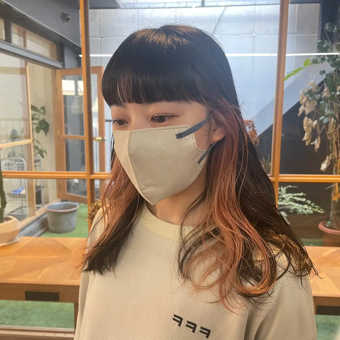 【大人気】インナーカラーブリーチ込み+全体カラー ¥8500の写真