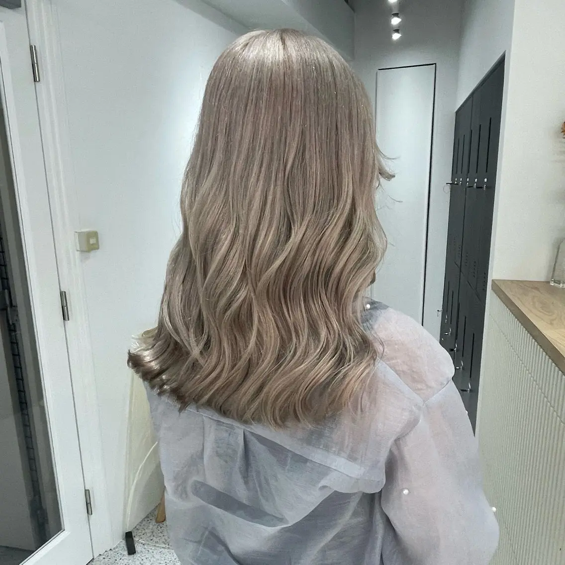ミディアム カラー グレージュ ヘアカラー 💍ダメージ最小限 ブリーチ/ちさと💍のヘアスタイル