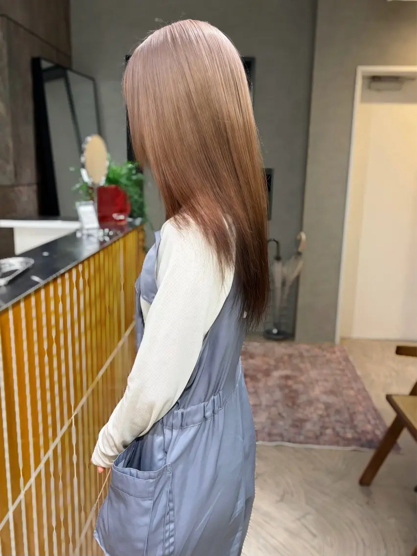 カラー ハイトーン/ベージュ カラー/kaedeのヘアスタイル