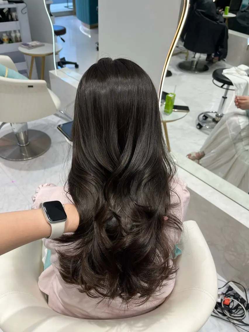 ロング カラー ベージュカラー 透明感カラー グレージュ オリーブベージュ オリーブカラー カット ヘアカラー トリートメント Riho♡レイヤー/ 名駅/大人韓国ヘアのヘアスタイル