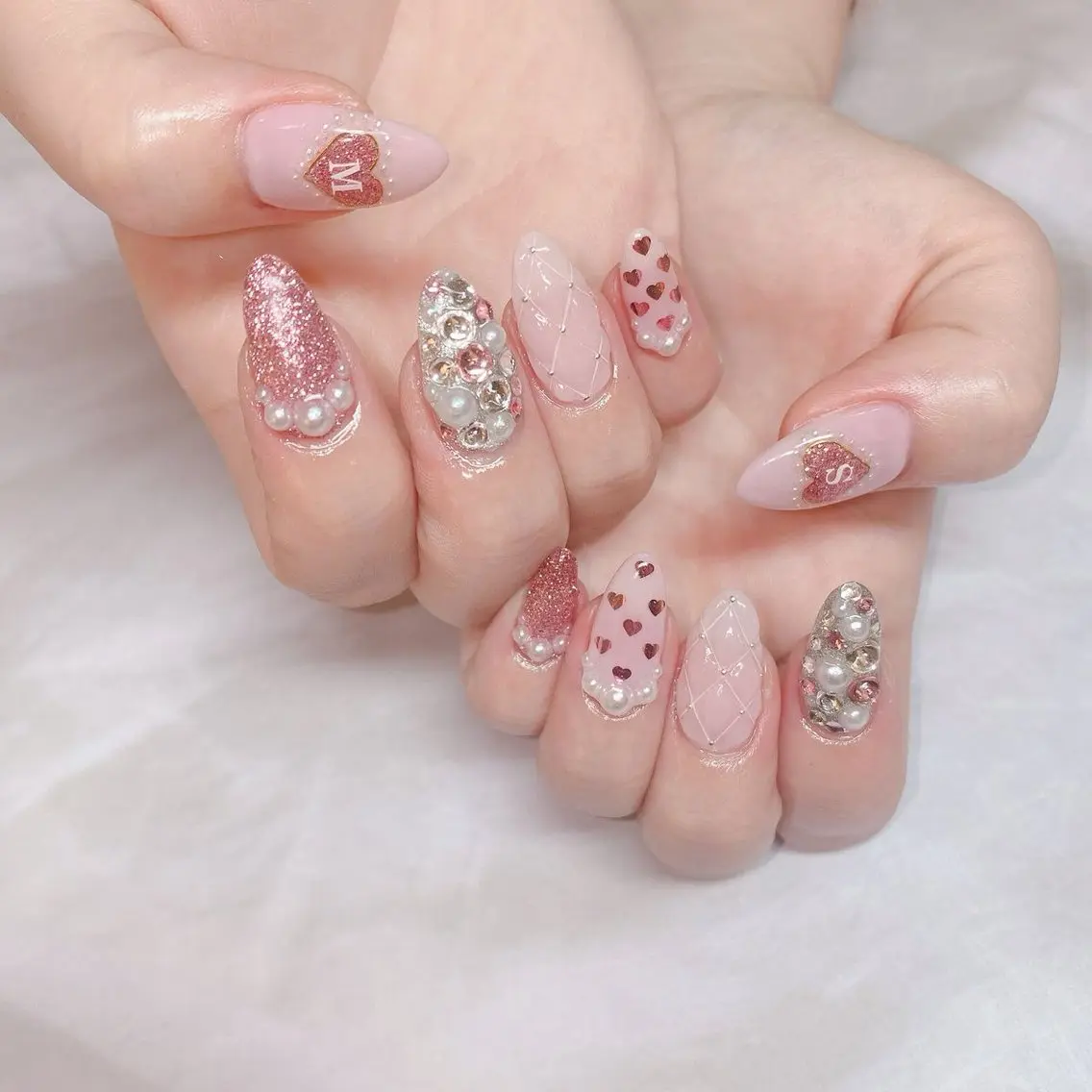 ネイル マグネットネイル ニュアンスネイル ピンク 冬ネイル Lee Nailsのネイルデザイン