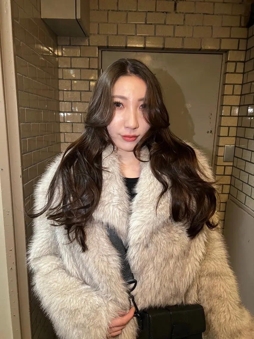 ロング 室屋 鈴音のヘアスタイル