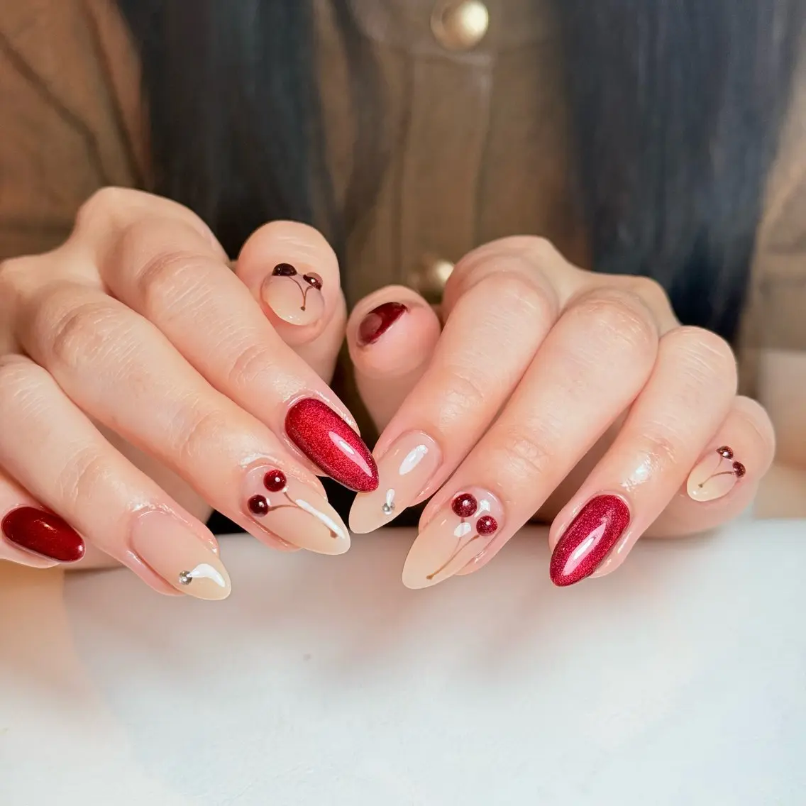 ネイル チークネイル フレンチネイル グラデーション キラキラネイル 韓国ネイル ハンドネイル Risa_ Nailのネイルデザイン