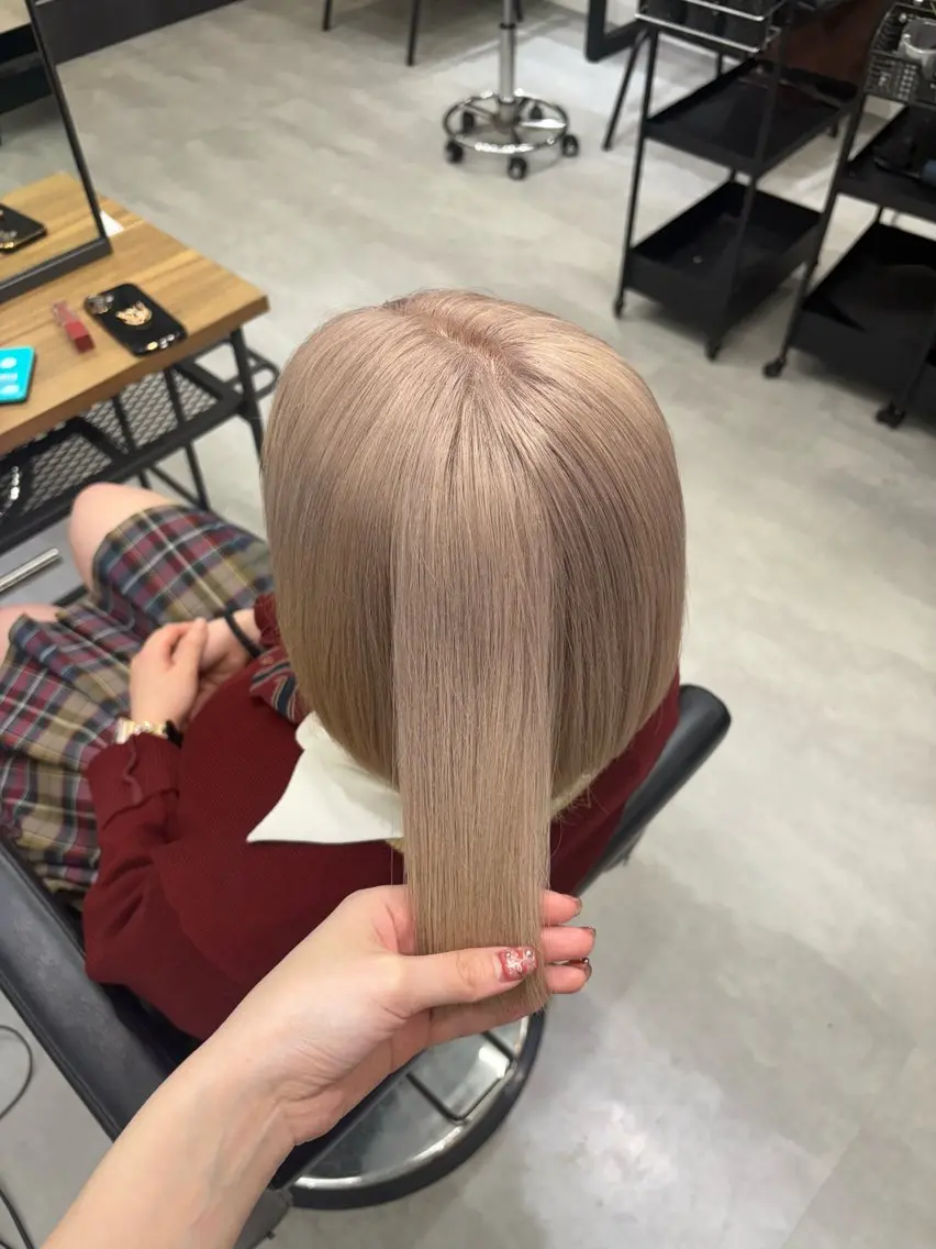 ショート カラー ベージュカラー ブリーチ ホワイトベージュ ヘアカラー ENA💗NEXT /ハイトーンエクステのヘアスタイル