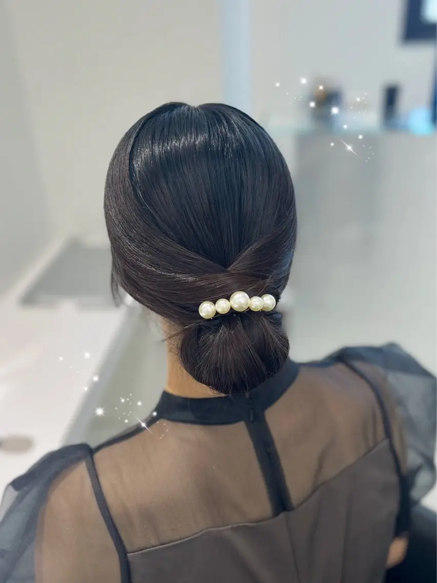 ヘアアレンジ ヘアセット ハイトーンカラー💞 くるみ🎀のヘアスタイル