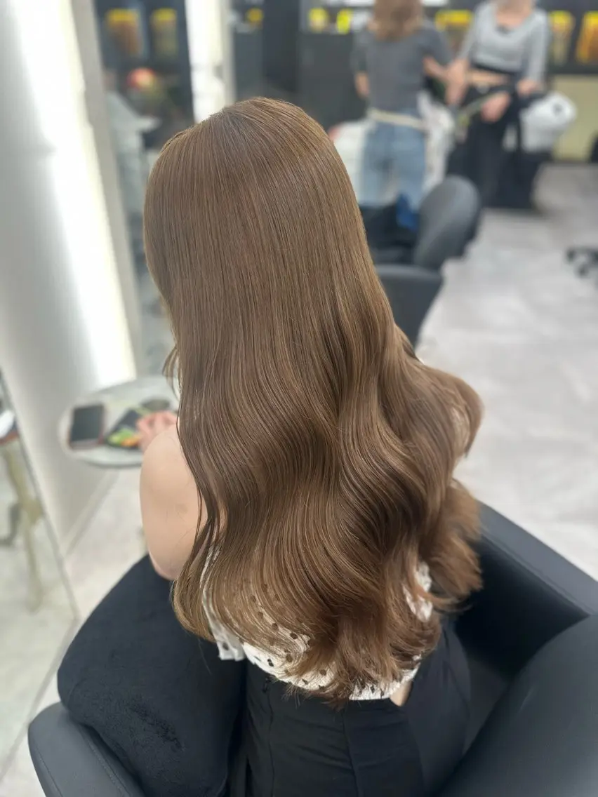 ロング カラー ベージュカラー ヘーゼル ヘアカラー トリートメント 縮毛矯正/艶カラー /髪質改善/なんばのヘアスタイル