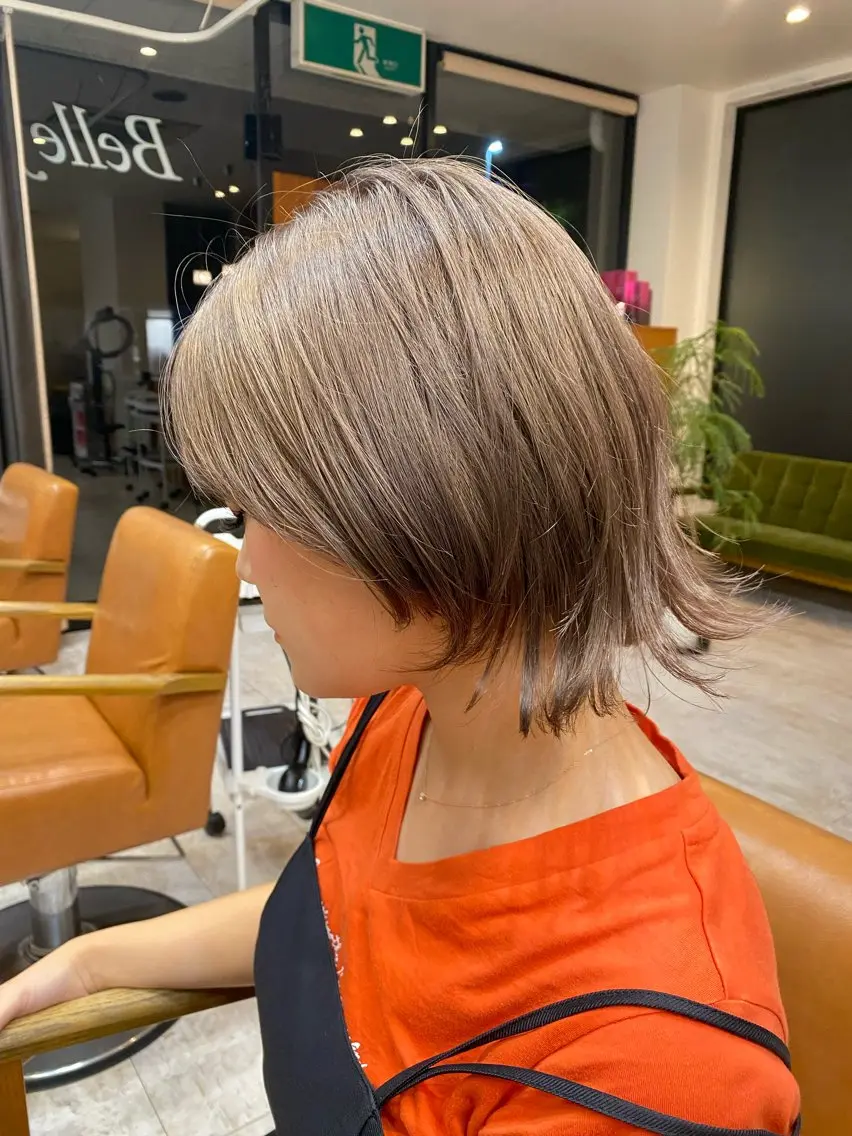 ショート カラー ブリーチ 透明感カラー ヘアカラー 田崎 暁大のヘアスタイル