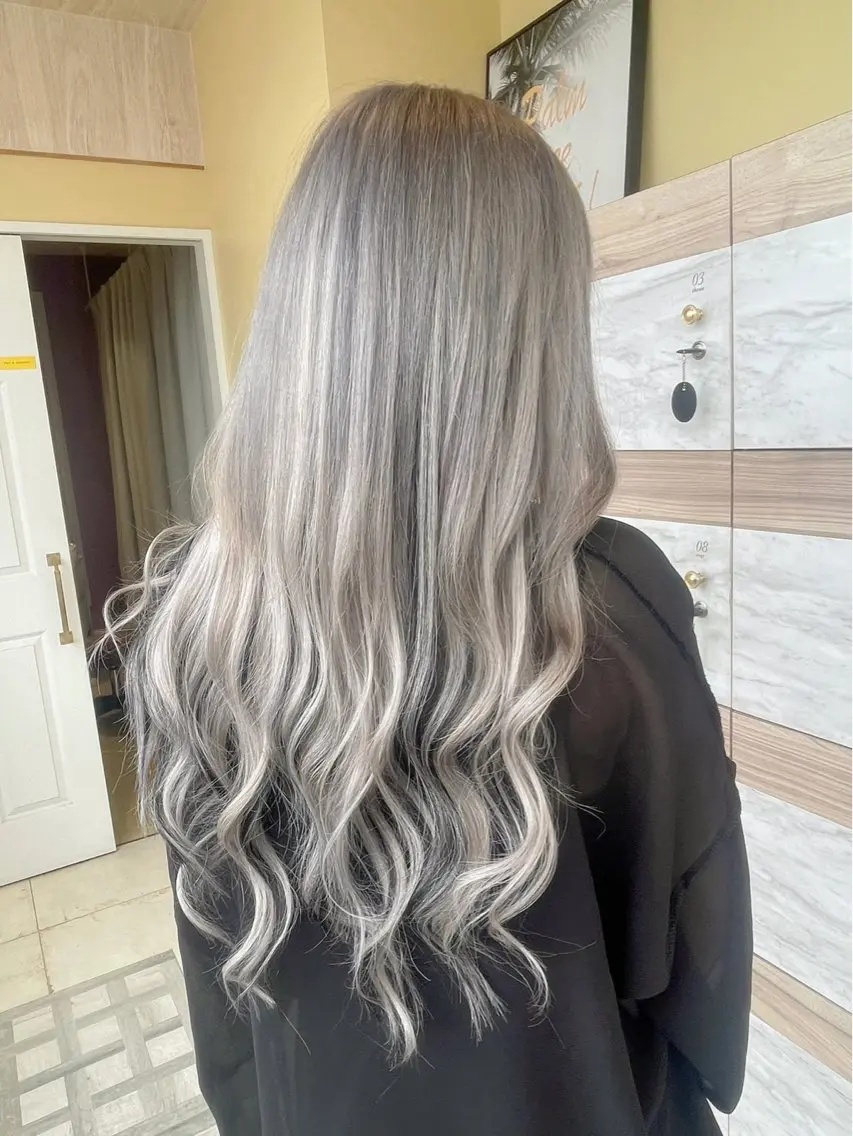 ロング ヘアカラー 工藤 奎佑のヘアスタイル