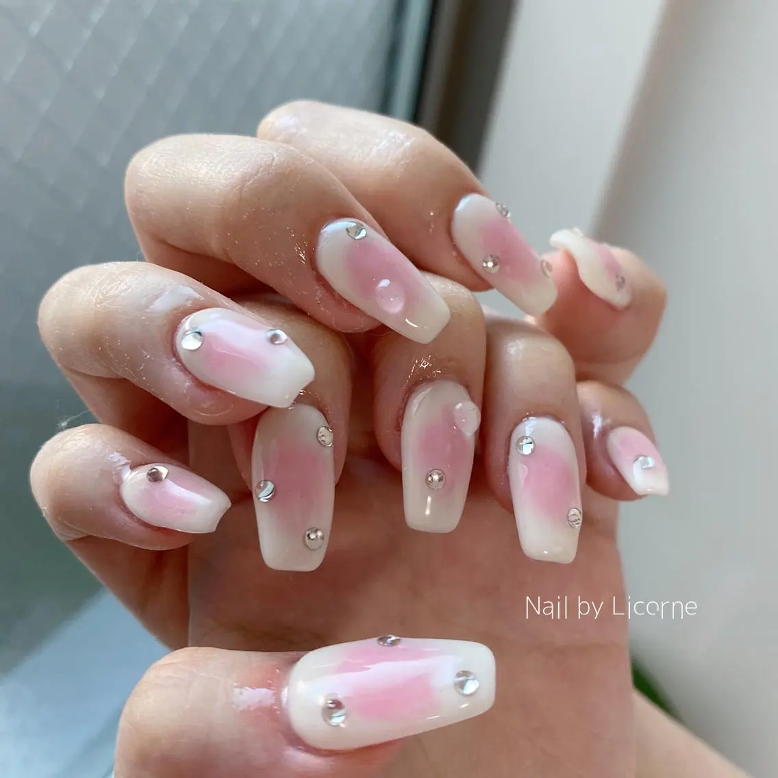 ネイル アートネイル オーロラネイル チークネイル フレンチネイル 氷ネイル・うるうるネイル ハンドネイル Nail by Licorneのネイルデザイン