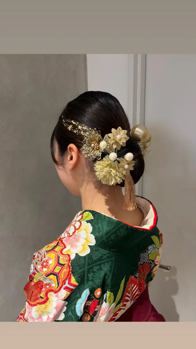 セミロング ヘアアレンジ 🧸秋田 百菜🧸のヘアスタイル
