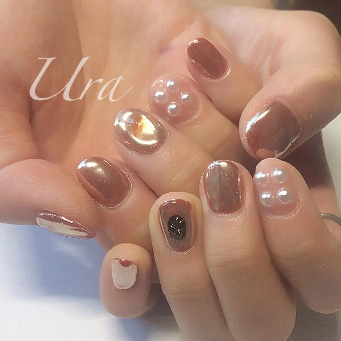 ネイル ミラーネイル ピンク 赤色 UrakoNail 《nail》のネイルデザイン