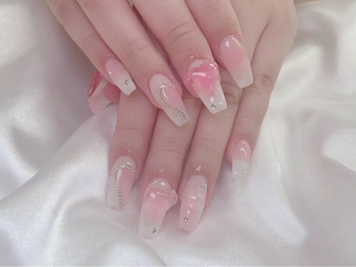 ネイル 持ち込み スカルプネイル ネイルチップ ハンドネイル lucky nail 歌舞伎町のネイルデザイン