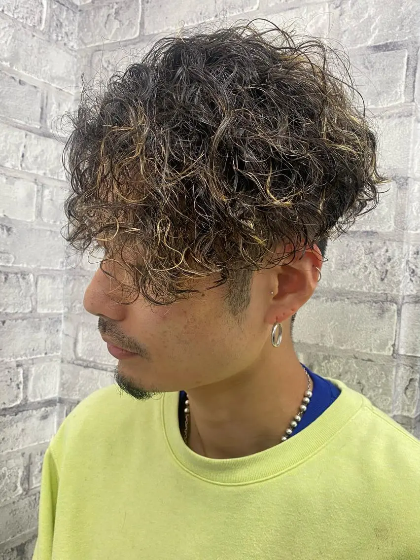 👦🏻メンズ 《個性派からイケオジまで🚀》デザインカラー(ブリーチ)➕トリートメント▫️カット4200円の写真