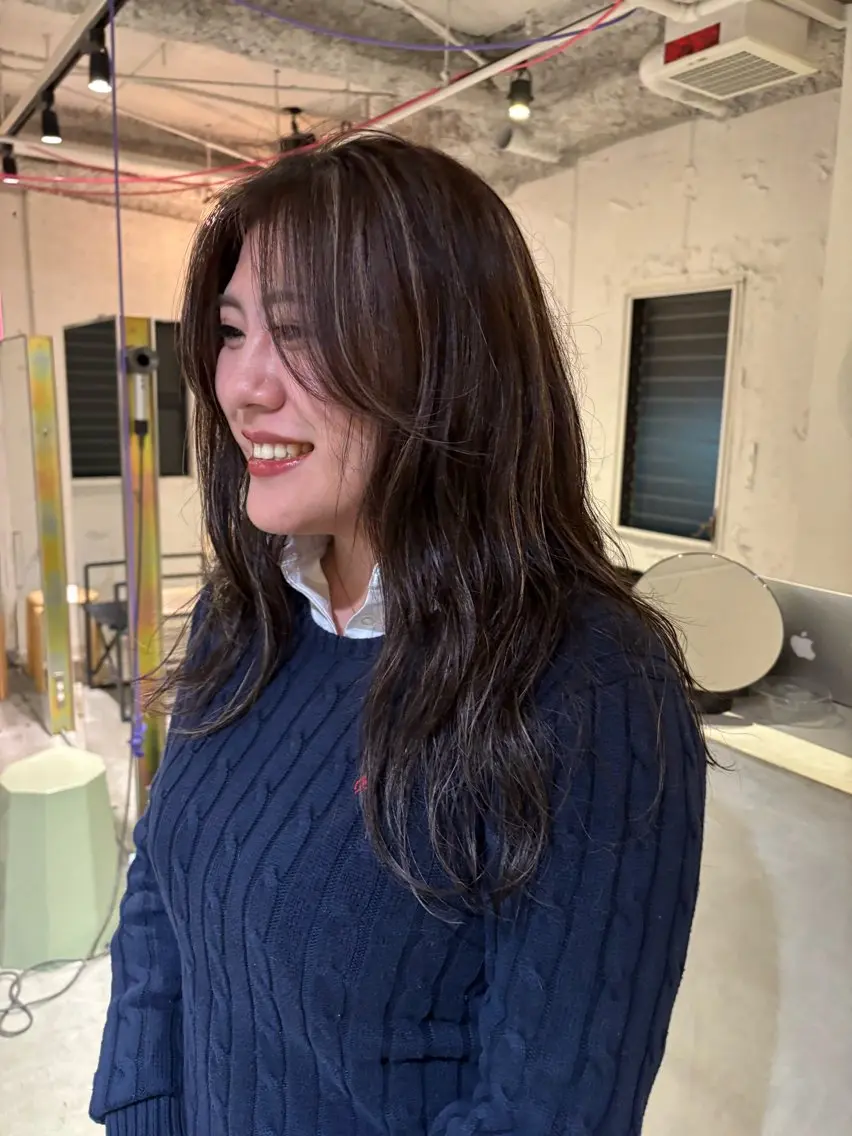セミロング カラー ハイライトカラー ハイライト カット ヘアカラー Iwai sのヘアスタイル