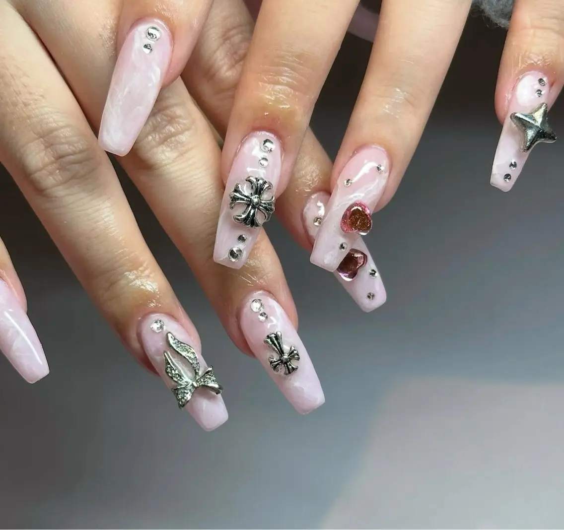 ネイル グラデーション キラキラネイル ワンカラーネイル 冬ネイル Jenn Nail Salonのネイルデザイン