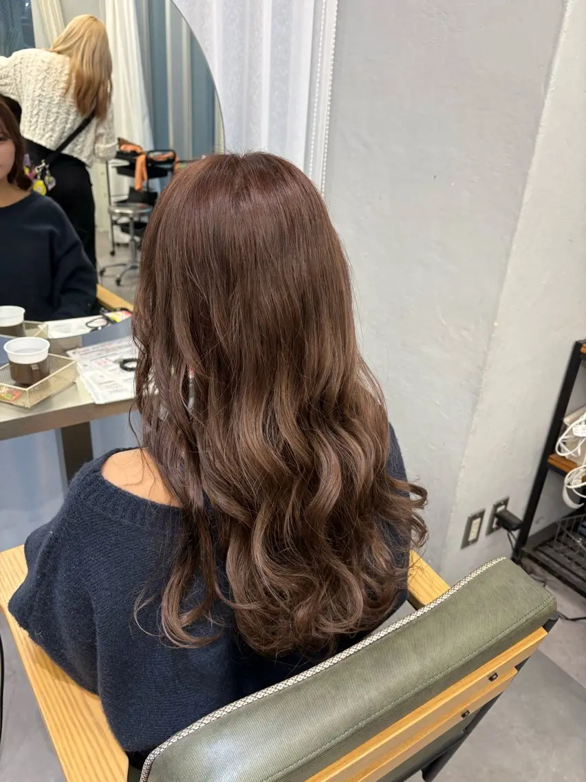 ロング カラー ベージュカラー ブリーチ ブリーチなしカラー 学生 トリートメント 仙台/ベージュ／ 艶カラー／三宅空翔のヘアスタイル
