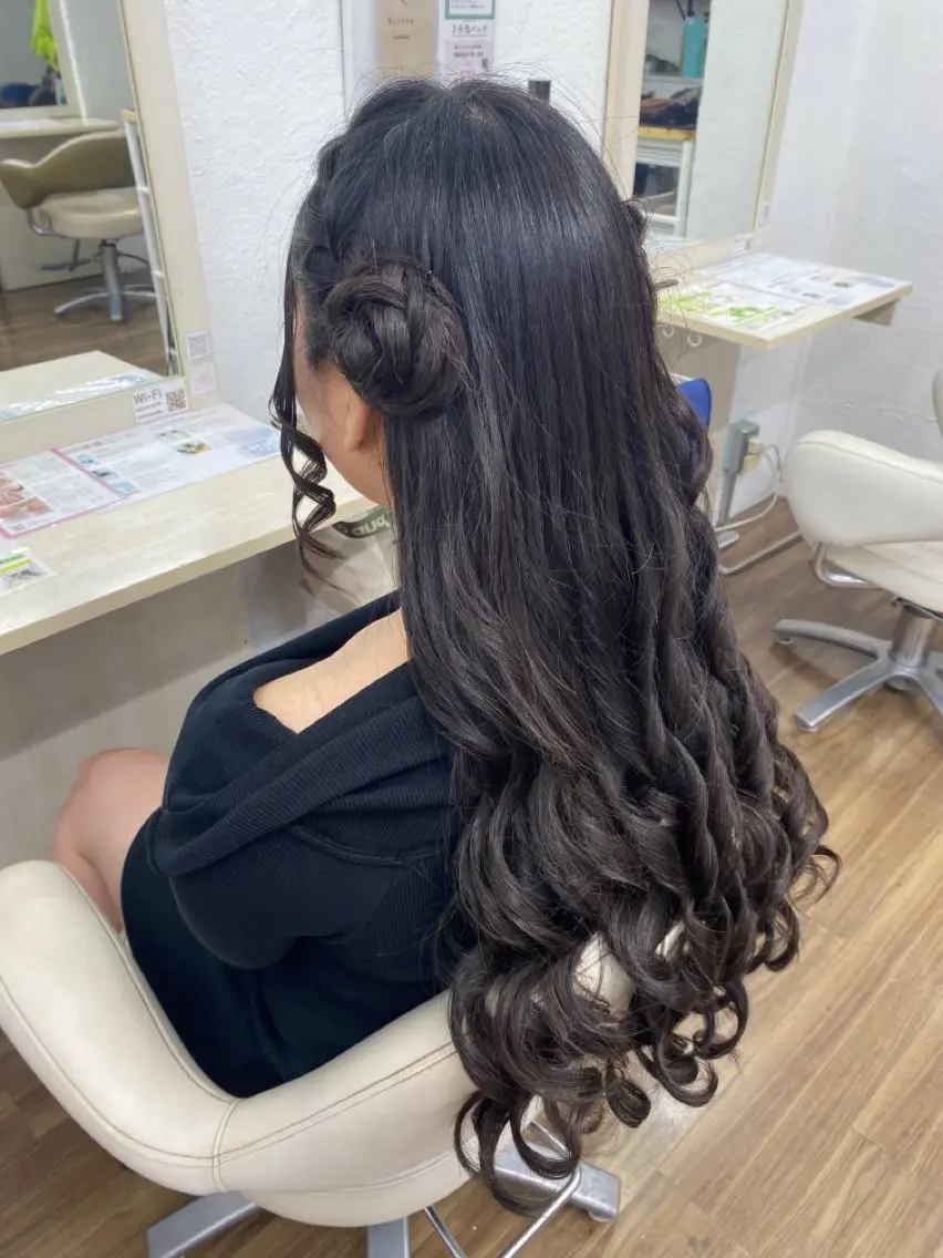 ロング ヘアアレンジ ヨシンモリ ヘアセット GLOSS 心斎橋 山上のヘアスタイル