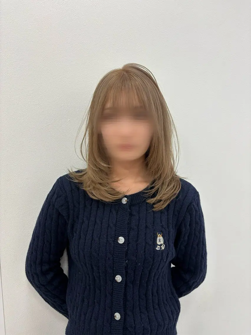 ミディアム カラー 抜け感レイヤー︴ ニュアンスカラーのヘアスタイル