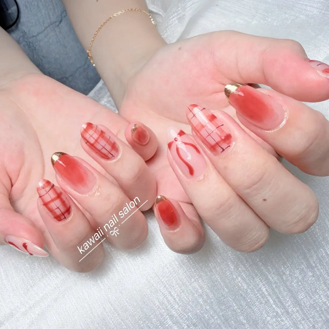 ネイル ドット フレンチネイル 韓国ネイル マグネットネイル オフィスネイル ハンドネイル ハンドケア Kawaii Nail Salonのネイルデザイン
