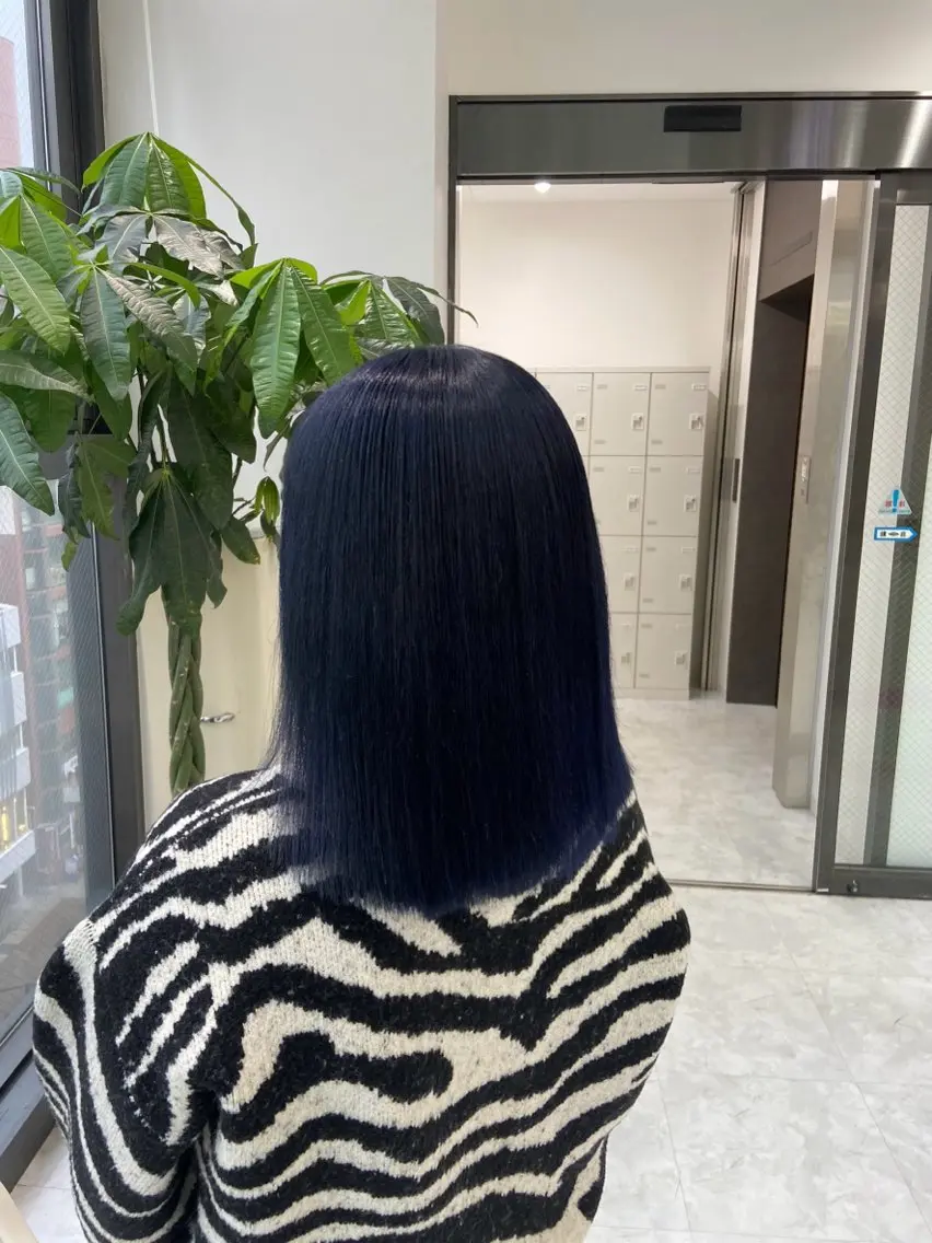 セミロング カラー パーマ ヘアアレンジ 透明感ブリーチカラー 🌈TOMOHIROのヘアスタイル