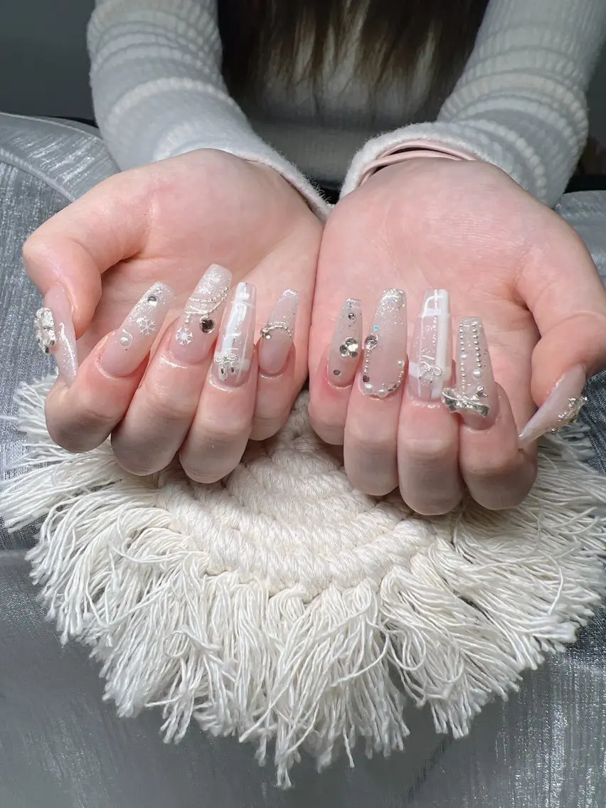 ネイル オーロラネイル チークネイル 長さ出し フットネイル フレンチネイル ハンドネイル Lee Nailsのネイルデザイン