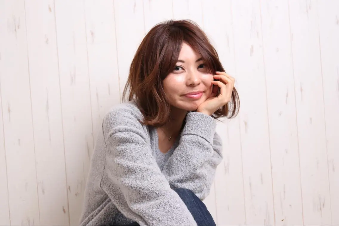 ミディアム カラー レイヤーカット KAIzen. tomoのヘアスタイル