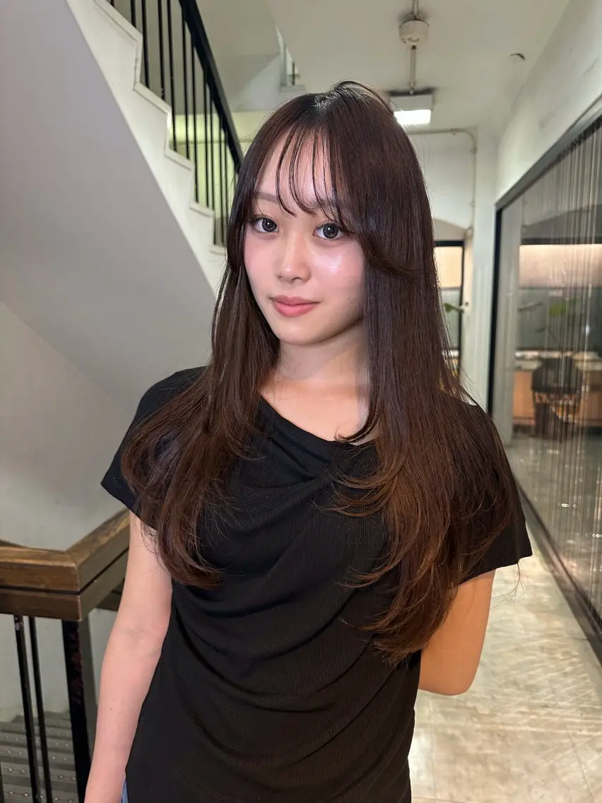 ロング カラー ヘアカラー 'axis hinaのヘアスタイル
