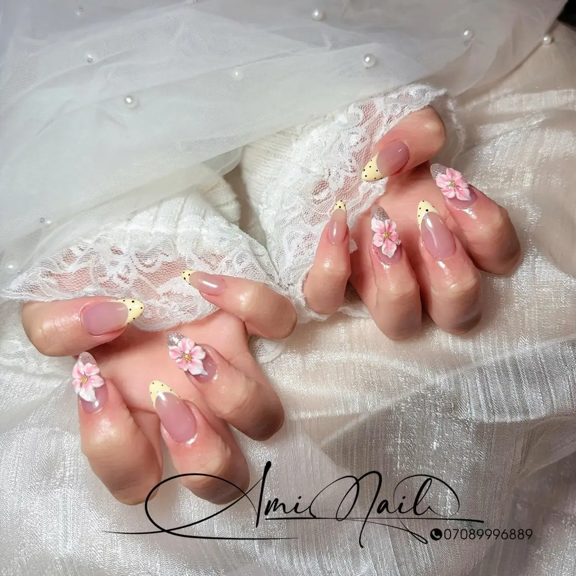 ミディアム Ami Nails 1のネイルデザイン
