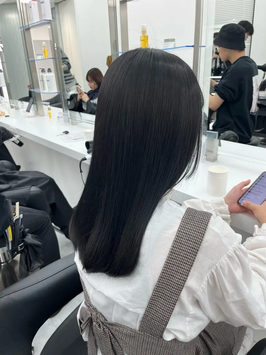 ミディアム カラー Zina熊本🫧 Kurehaのヘアスタイル