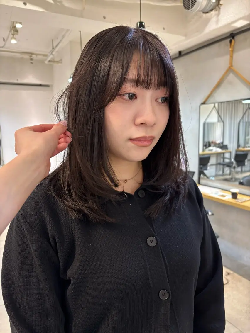 セミロング 盛れる透明感カラー momokaのヘアスタイル