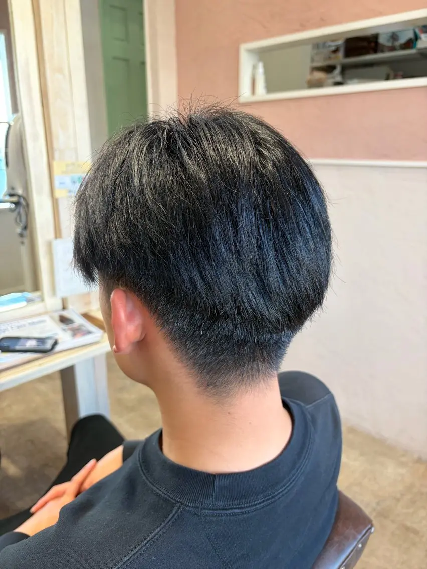 ショート 辻　メンズカット ハイライトカラーのヘアスタイル