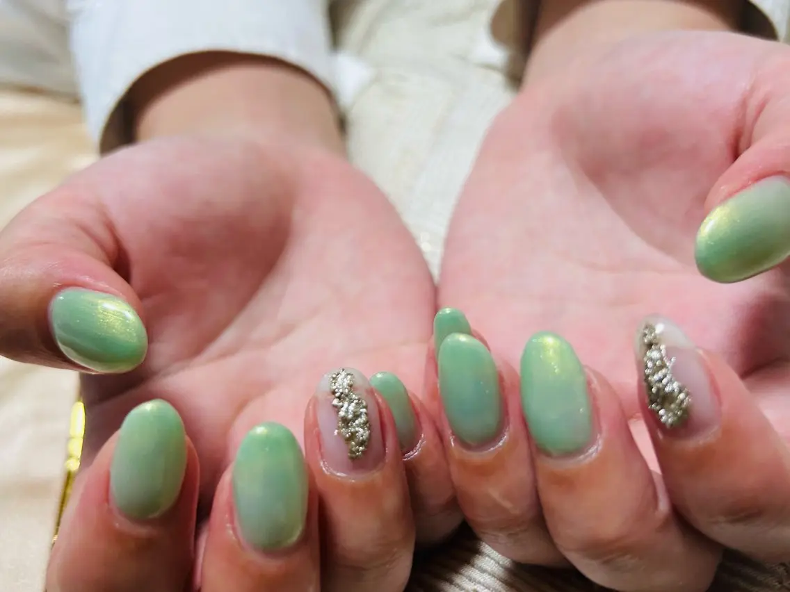 ネイル グリーン Bell Nailのネイルデザイン