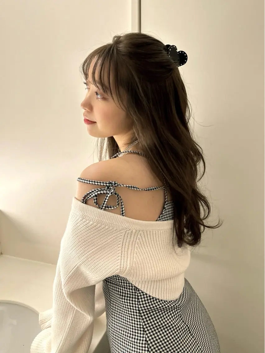 セミロング 透明感カラー🩵 レイヤーカットYUIのヘアスタイル