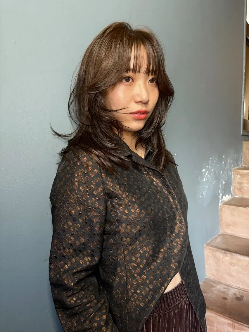 セミロング ハッシュカット🎀 レイヤーカットのヘアスタイル