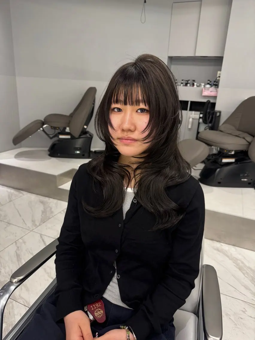 セミロング 新宿レイヤーカット (火)吉祥寺🎀リサのヘアスタイル