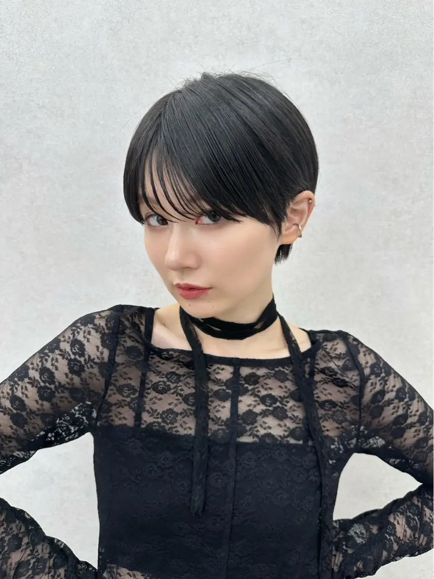 ショート 縮毛矯正🫧透明感 カラー メンズカットのヘアスタイル