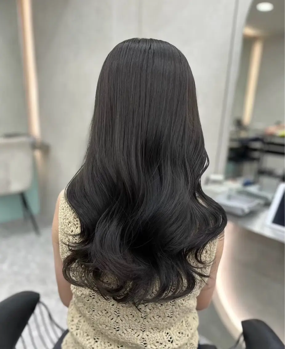ロング アッシュ アッシュグレー アッシュグレージュ くびれヘア 髪質改善 🎀透明感カラー shizuka🎀のヘアスタイル