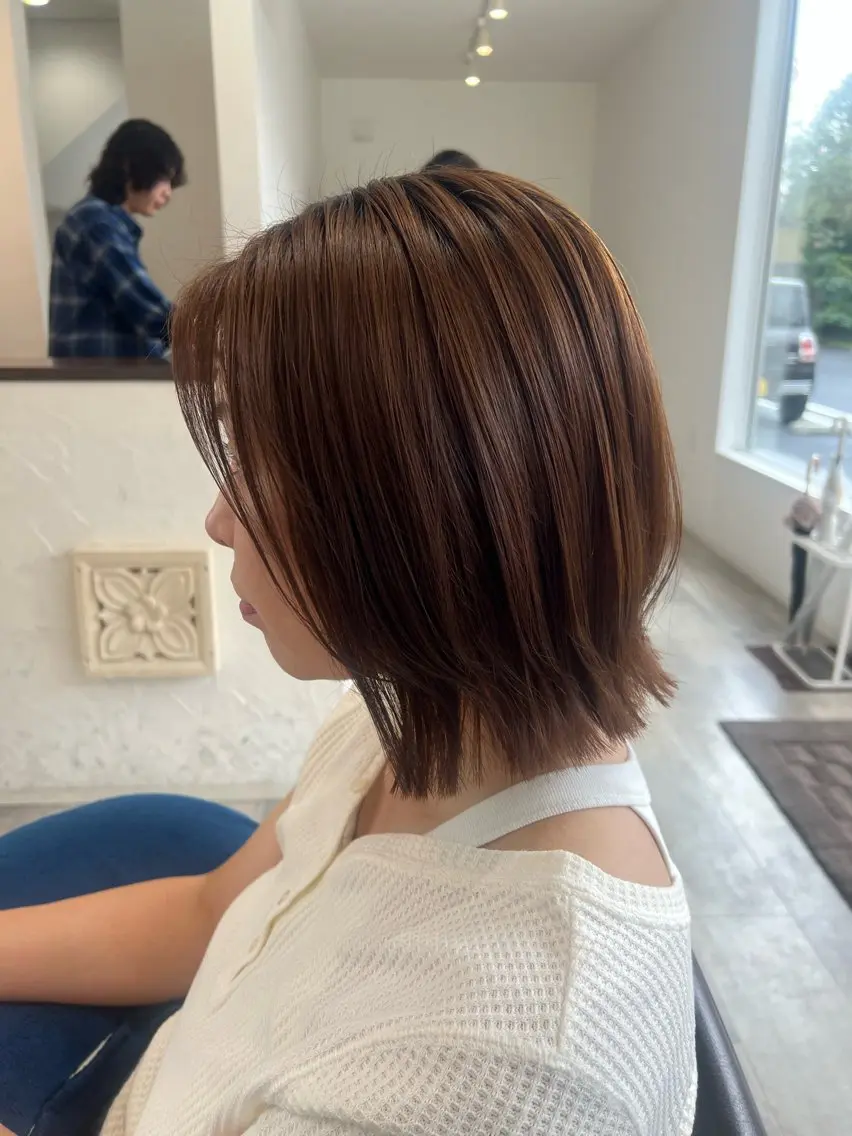 ミディアム ボブ 外ハネヘア カット 白田 妃美希のヘアスタイル