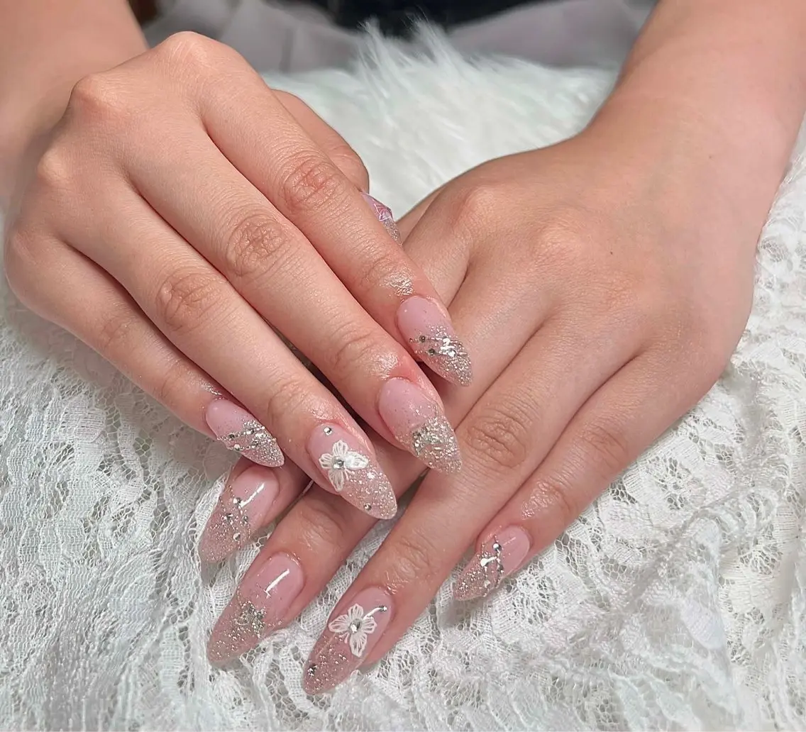 ネイル チークネイル フレンチネイル キラキラネイル 韓国ネイル マグネットネイル ハンドネイル Chibi h.babynailのネイルデザイン