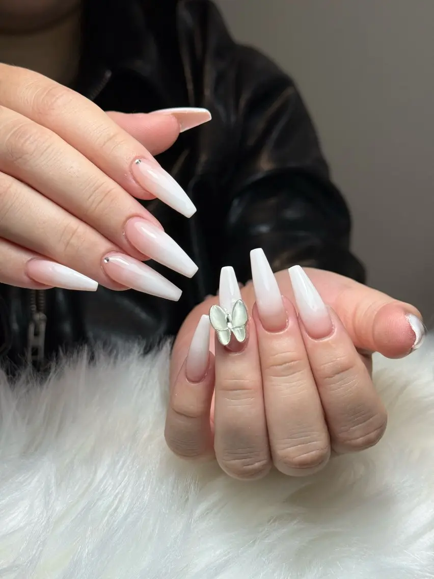 ネイル フレンチネイル ジェルネイル キラキラネイル 韓国ネイル マグネットネイル Julli NailStudioのネイルデザイン