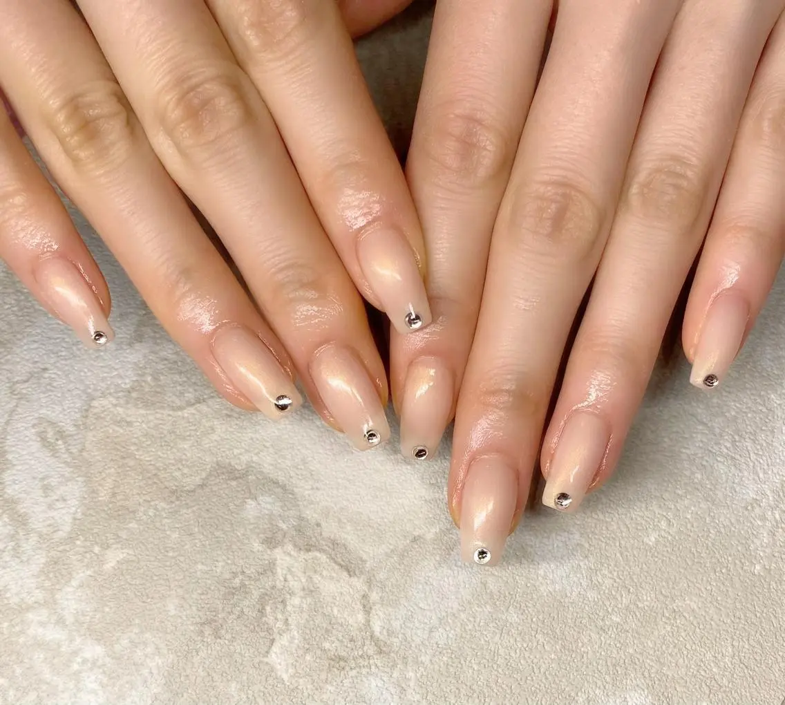 ネイル ストーンネイル Lino+ ネイル&よもぎ蒸しのネイルデザイン