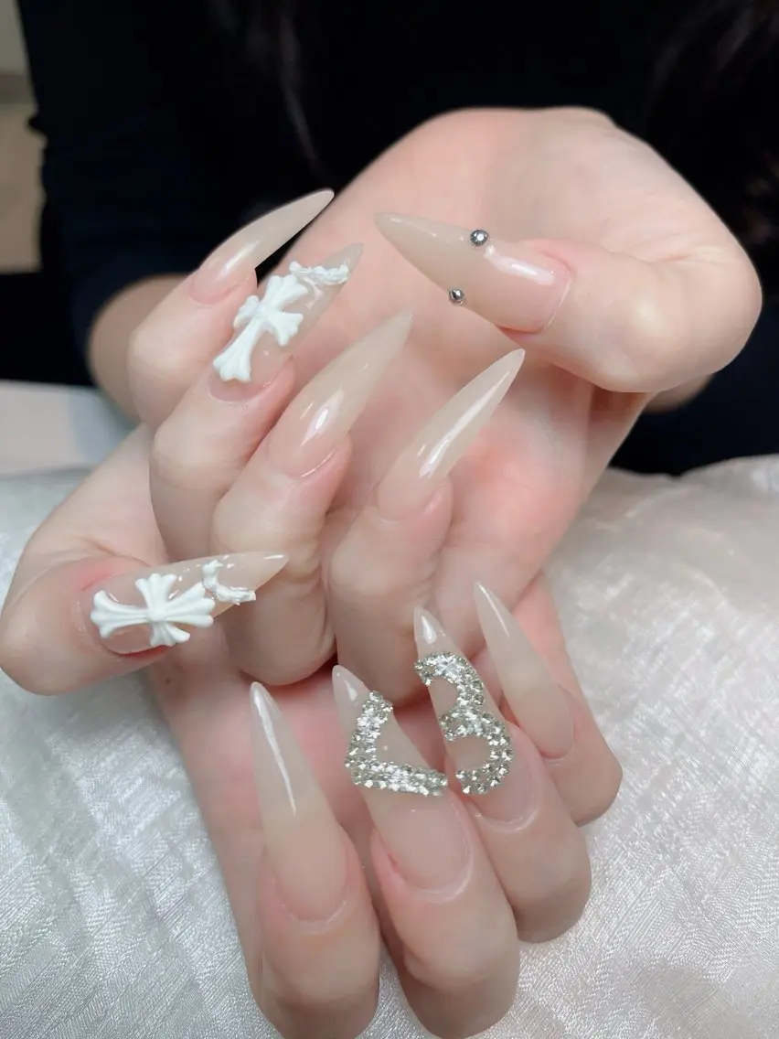 ネイル アートネイル ジェルネイル ニュアンスネイル シンプルネイル ネイルチップ ハンドネイル Nie Nail Hinatachanのネイルデザイン