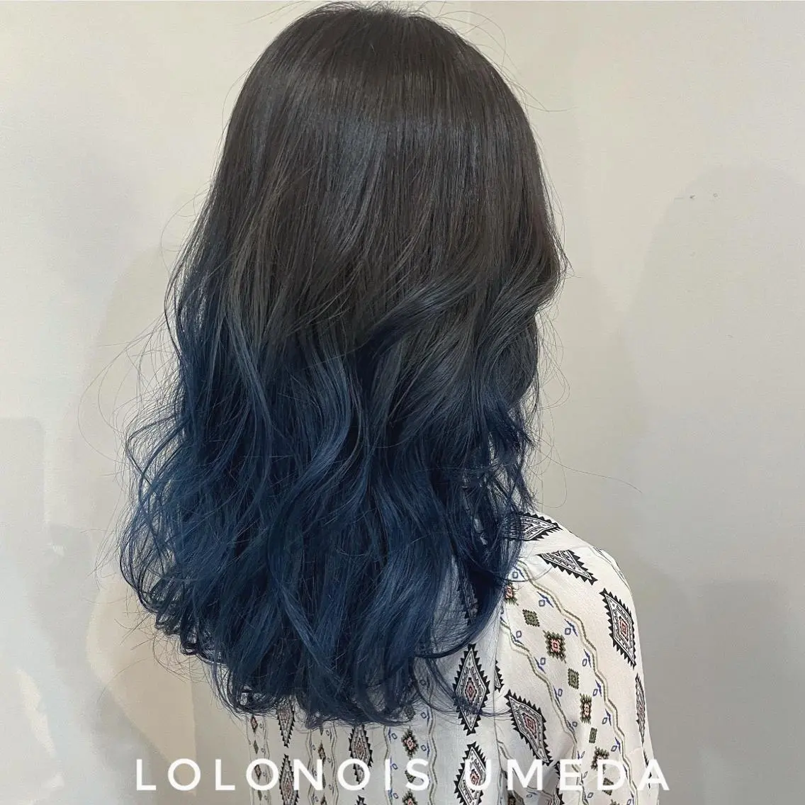 ロング カラー ブルーカラー ダークグレー Lolonois梅田 /Okazaki:)のヘアスタイル