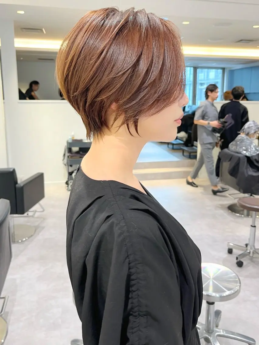 ショート カラー カット ヘアカラー 襟足でお悩みの方✂︎ くびれ職人ハシモトのヘアスタイル